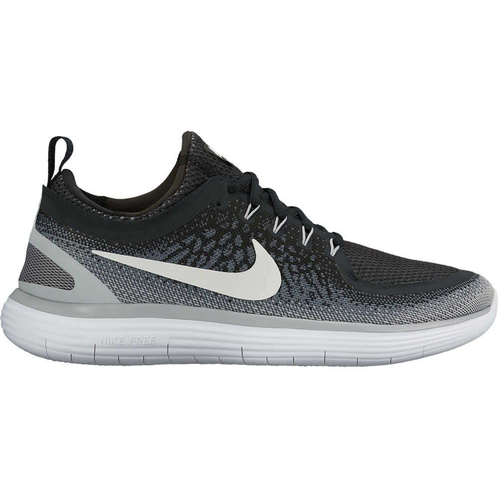 USED NIKE SNEAKERS